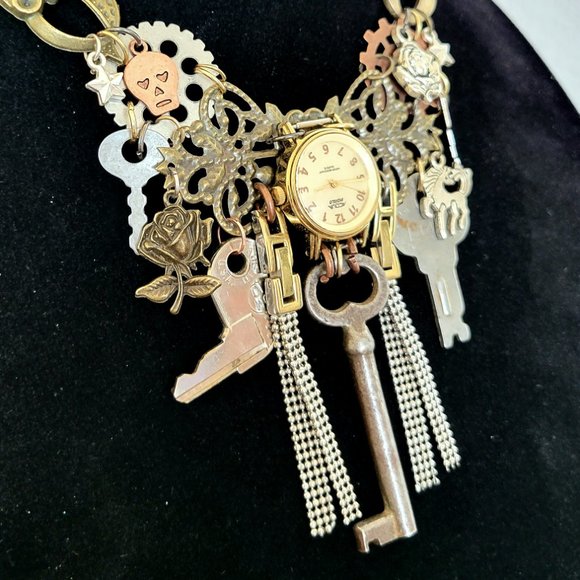 #549 Upcycled Steam=Funk Vintage Keys Statement Necklace - Picture 6 of 7